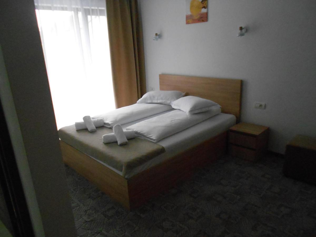 Andrana Hotell Caciulata Exteriör bild