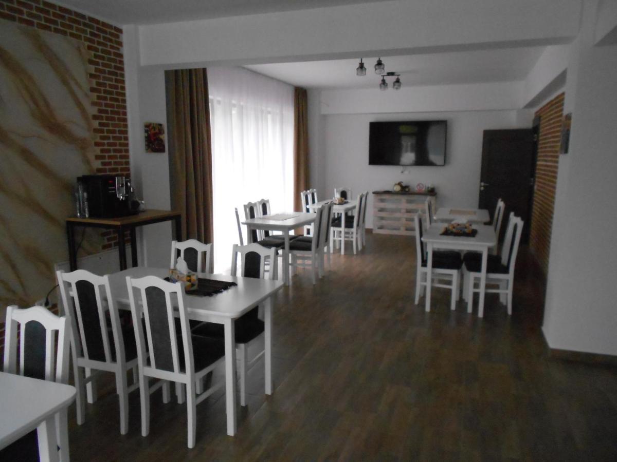 Andrana Hotell Caciulata Exteriör bild