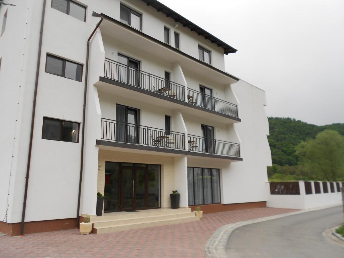 Andrana Hotell Caciulata Exteriör bild