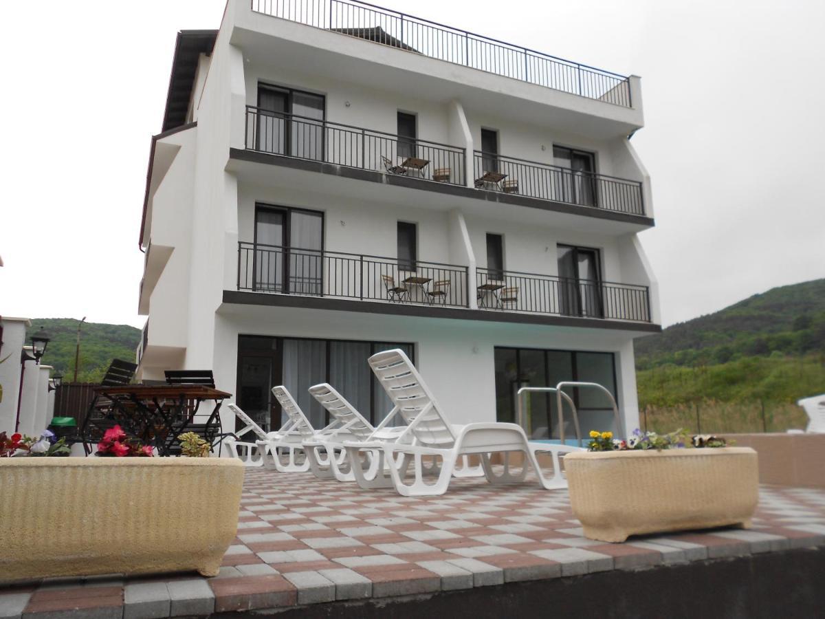 Andrana Hotell Caciulata Exteriör bild